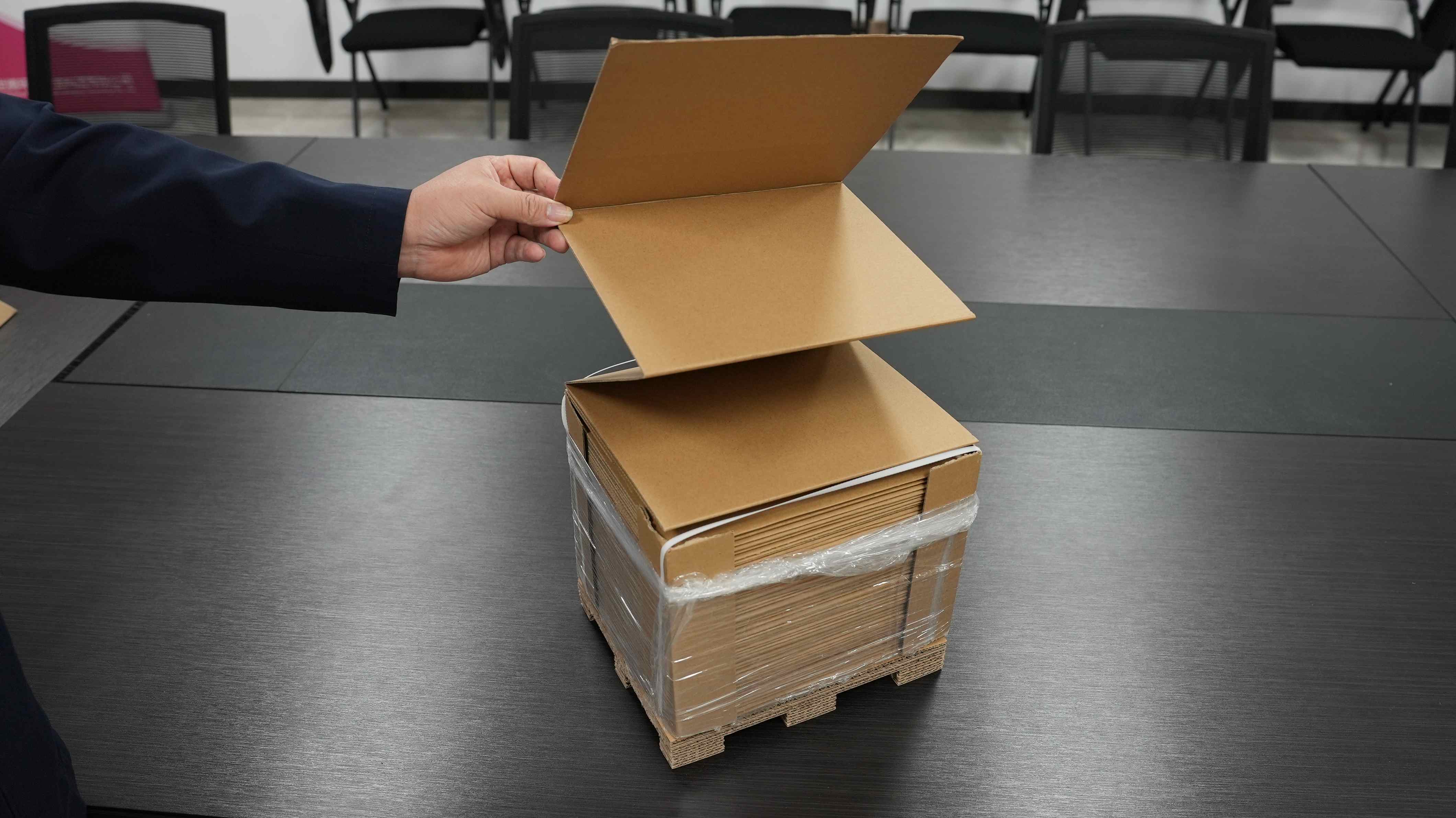 Top Fanfold Cardboard Solutions for Packaging and Shipping Needs