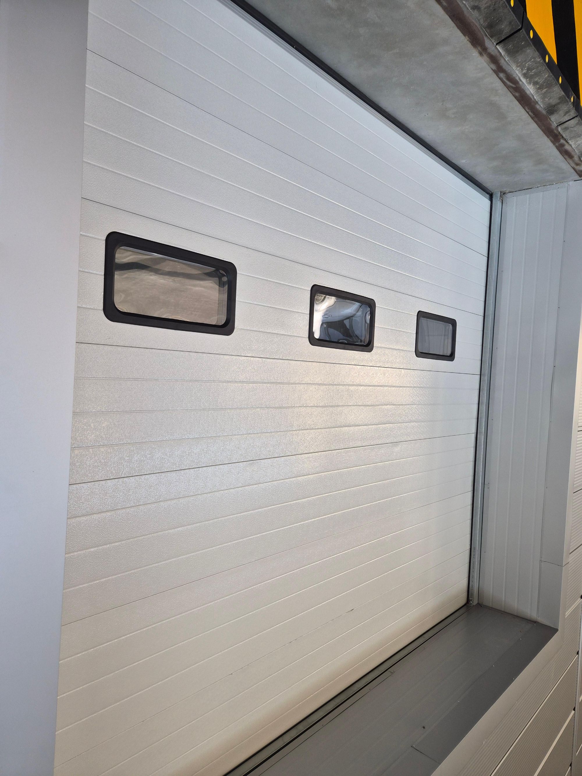 Best Industrial Sectional Door Solutions for Maximum Security and Efficiency